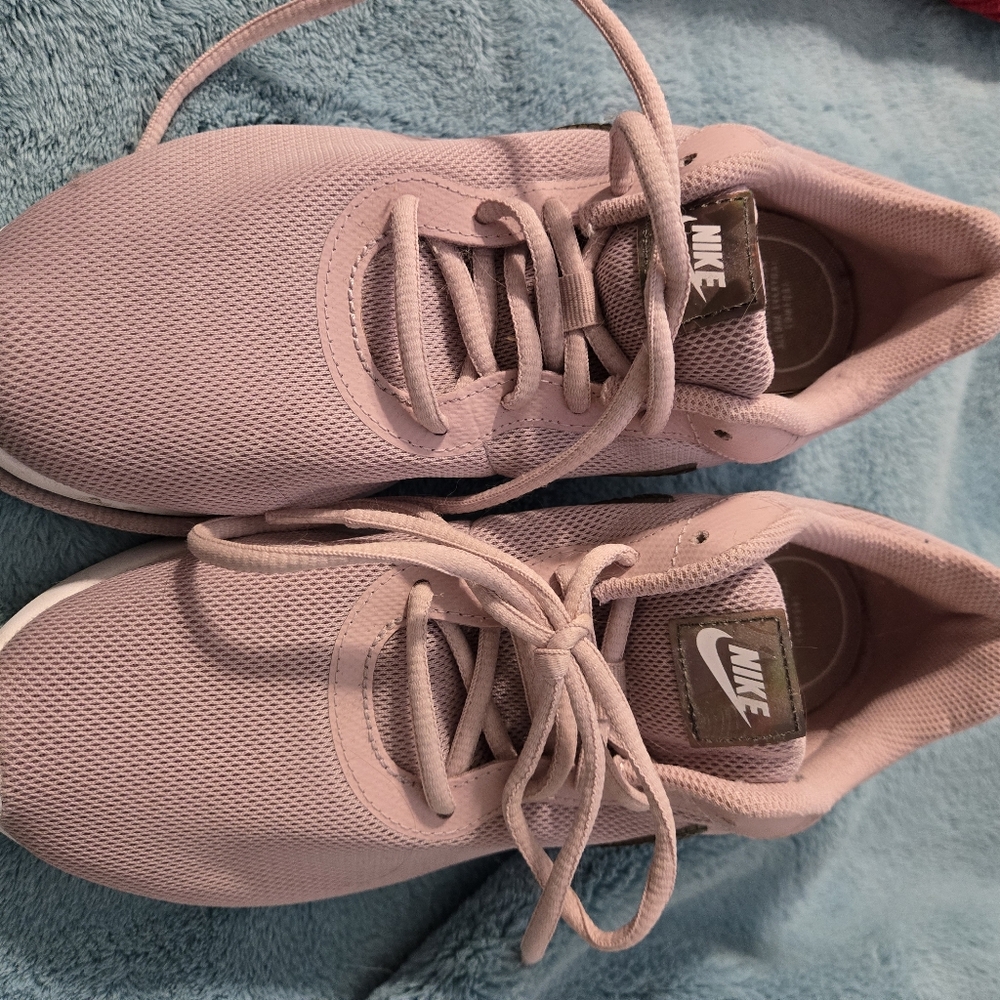 Nike shoes
